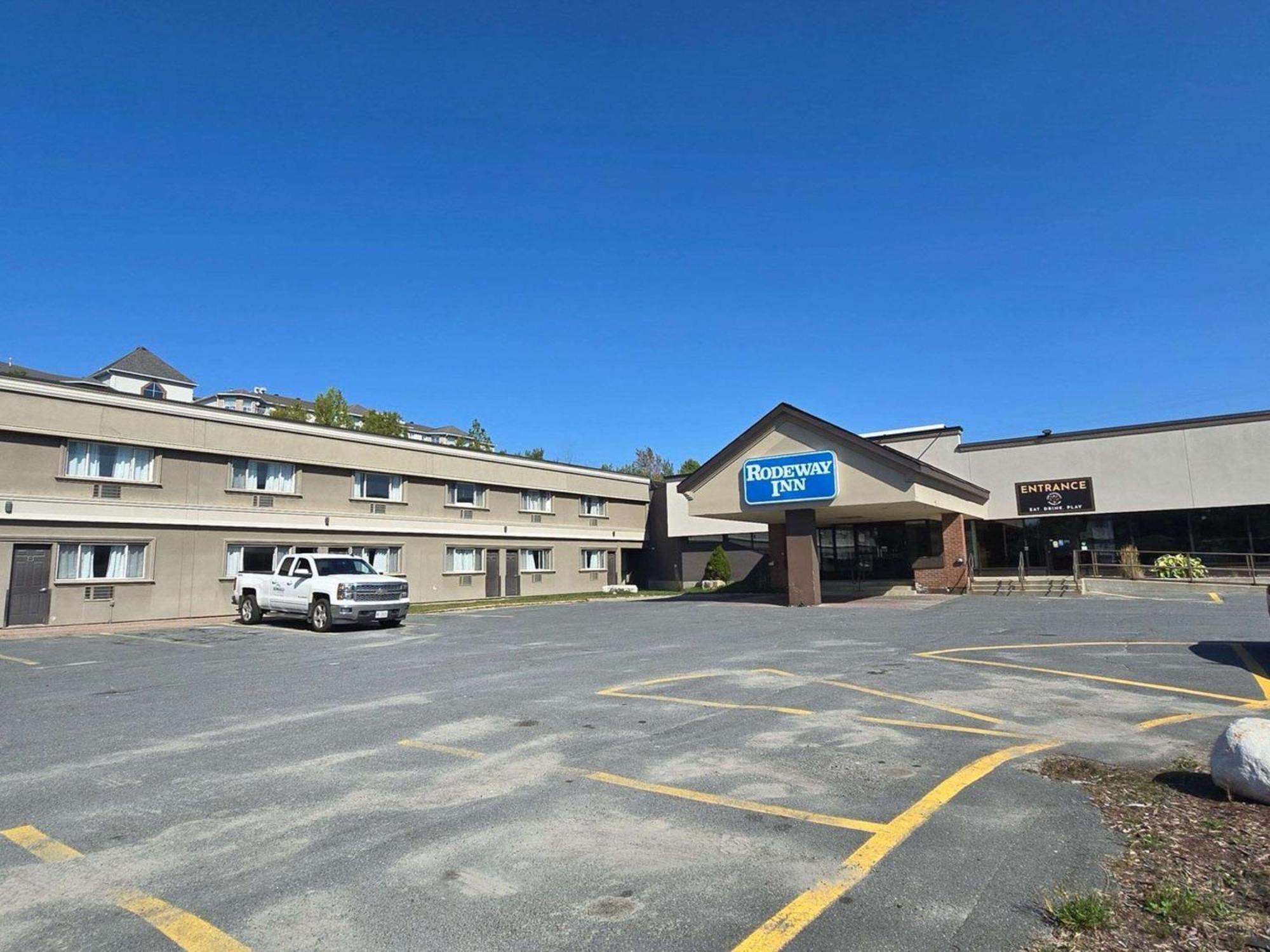Rodeway Inn Sudbury Eksteriør billede
